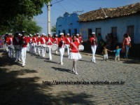 /album/galeria-de-fotos-desfile-da-escola-estadual-thomaz-/slide32-jpg/